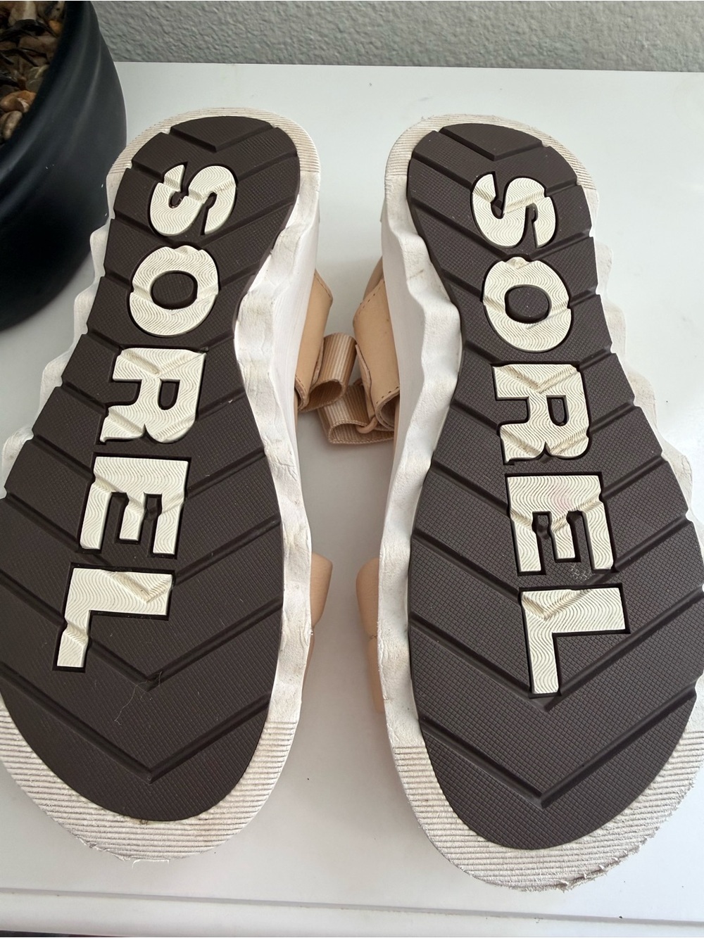 Sorel Viibe size 8.5 Nude/Tan Platform Sandals with White Sole - Picture 10 of 10